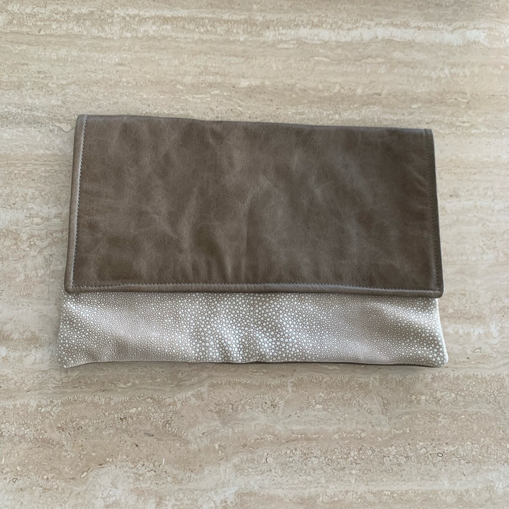 Dena Roy Clutch